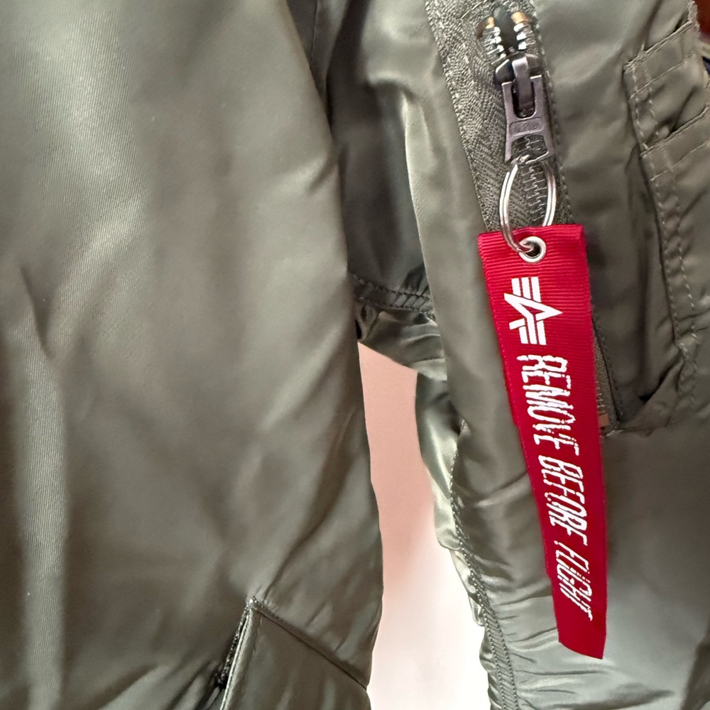 Alpha Industries MA-1 Bomber Jacket Olive Green Flight Jacket Size M NWOT - Picture 5 of 16